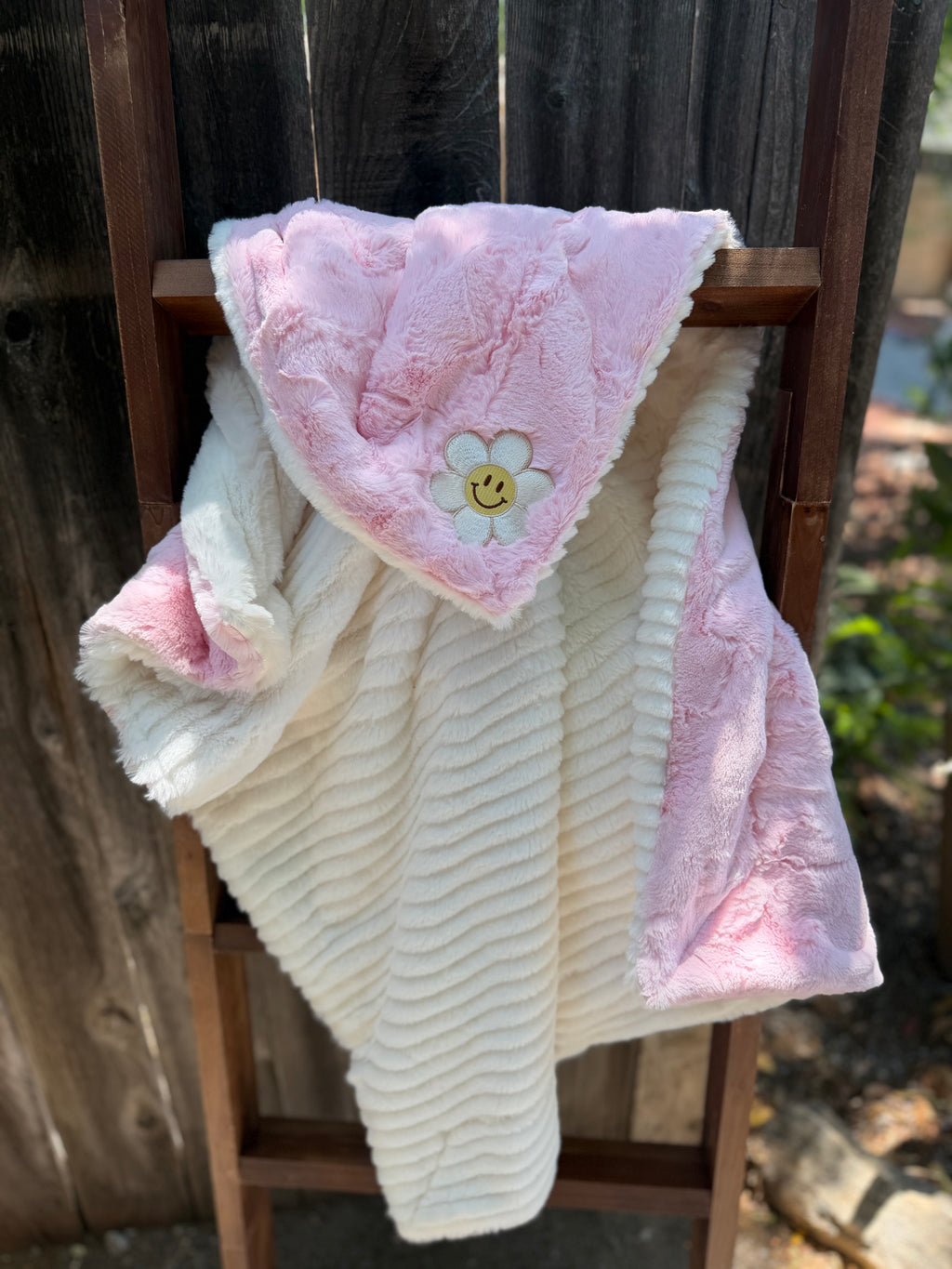 Blush Daisy Baby Blanket 🌸😊