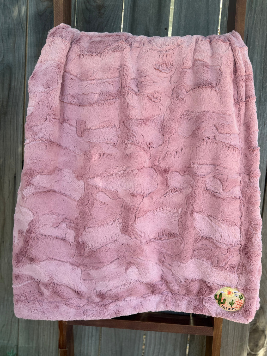 Pink Cowhide Throw🐮💓