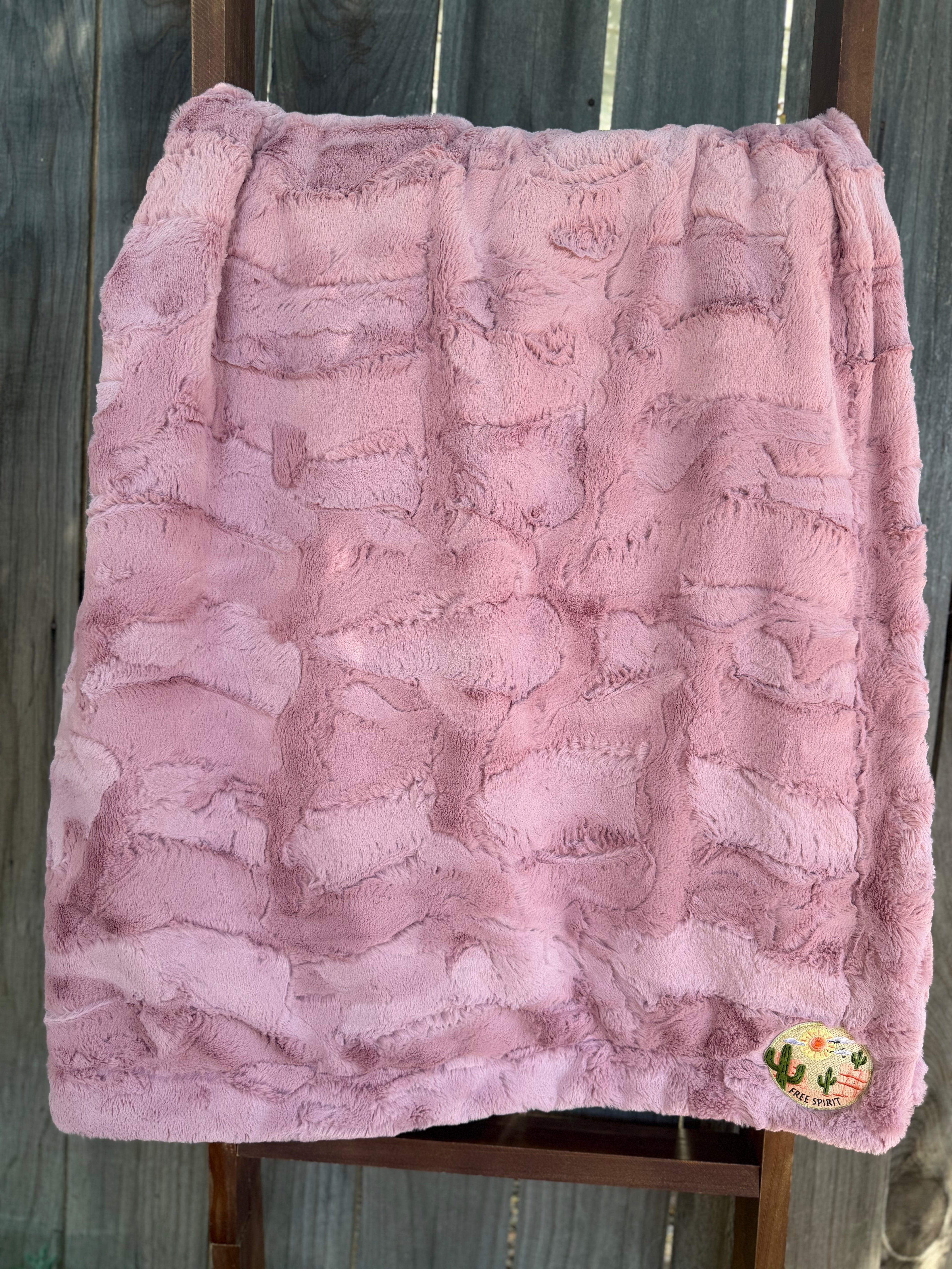 Pink Cowhide Throw🐮💓