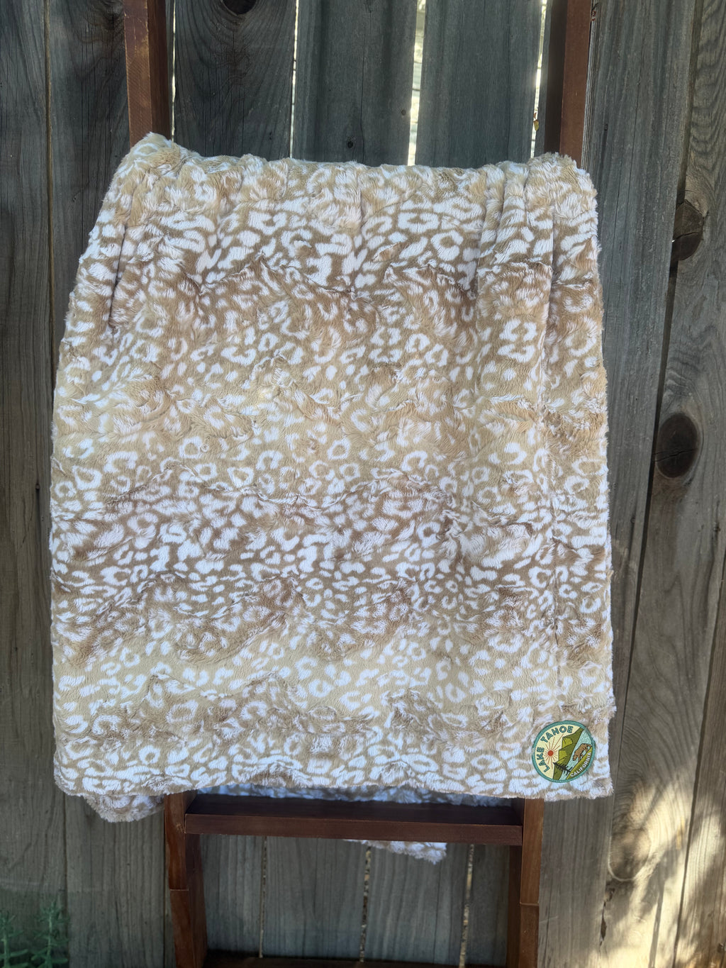 🏔️ Biscotti Ocelot Throw