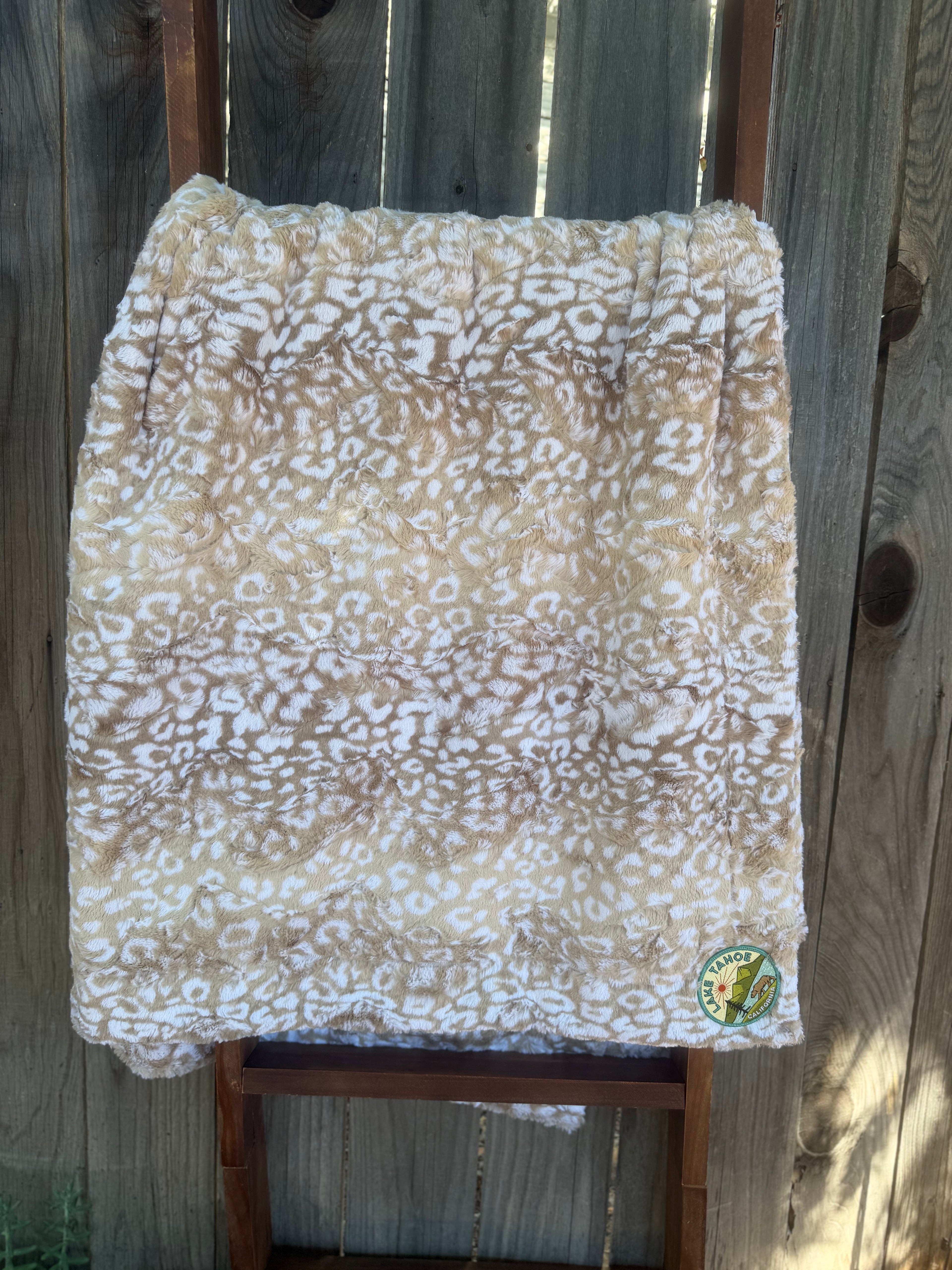 🏔️ Biscotti Ocelot Throw