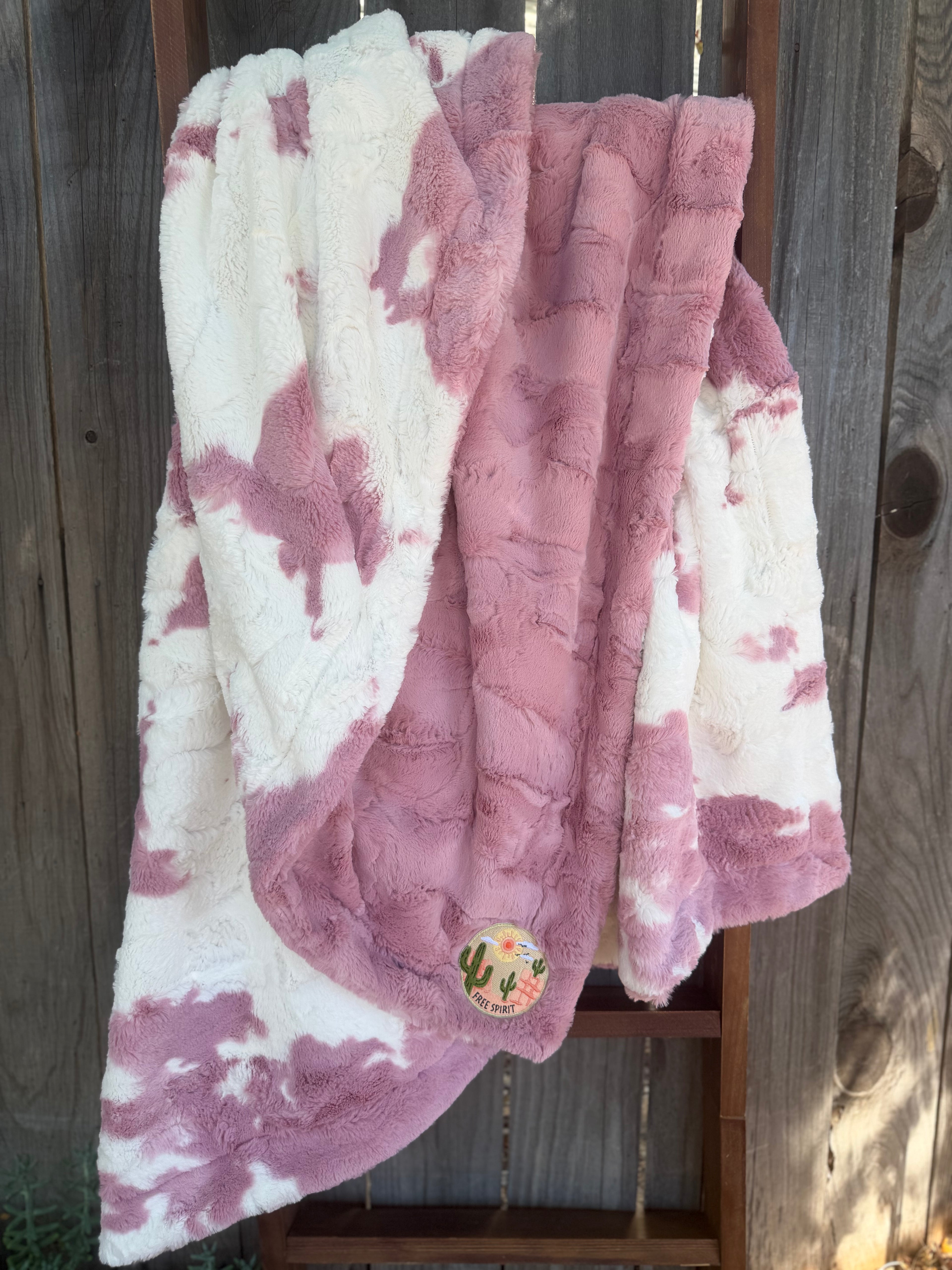 Pink Cowhide Throw🐮💓