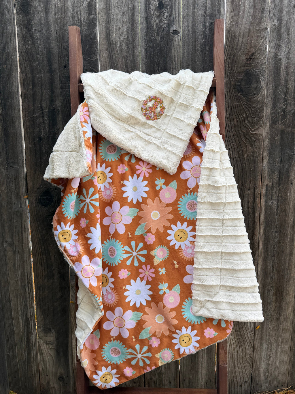 Groovy Daisy Minky Blanket (Toddler/Kid Size)