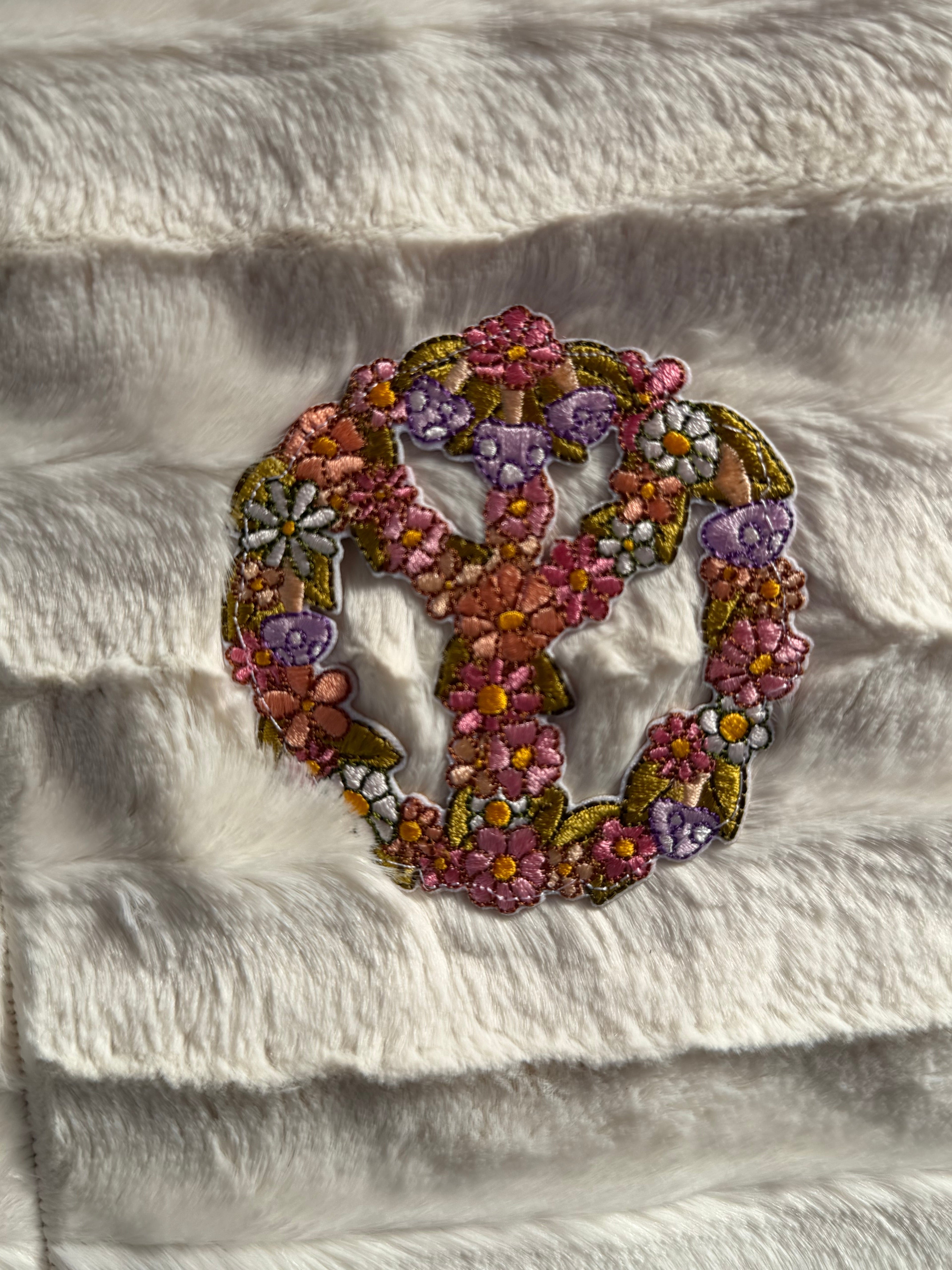 Groovy Daisy Minky Blanket (Toddler/Kid Size)