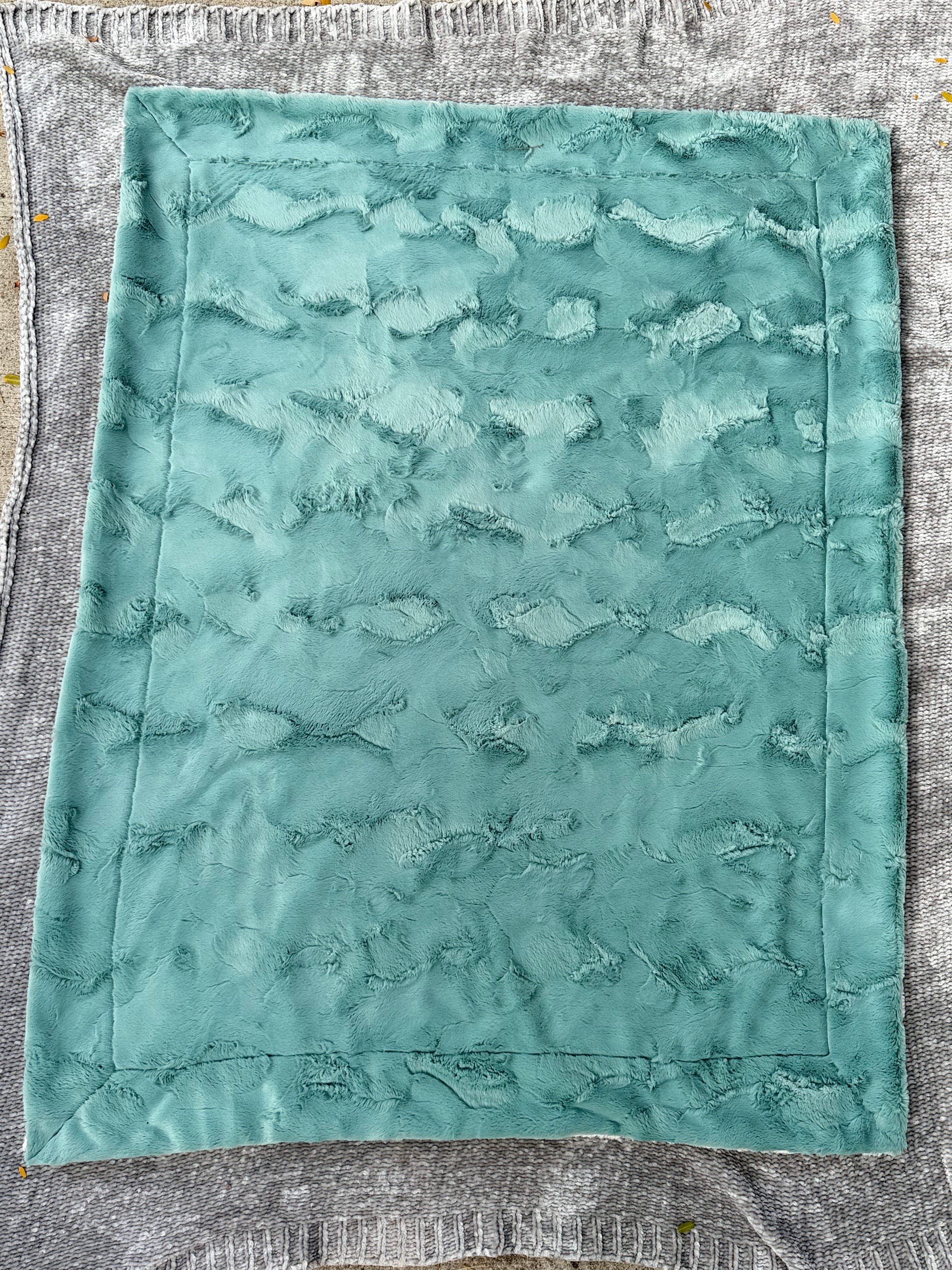 Sage Dreamer Minky Blanket 🌿✨(Toddler/Kid Size)