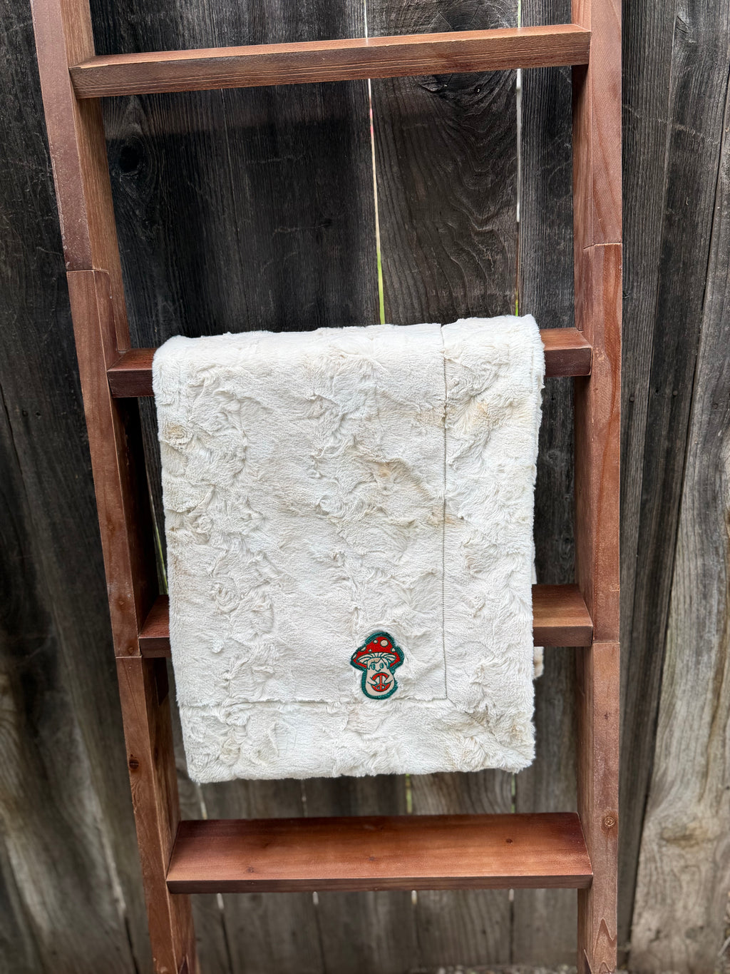 Peace Mushroom Minky Blanket 🍄✌️ (Baby Size)
