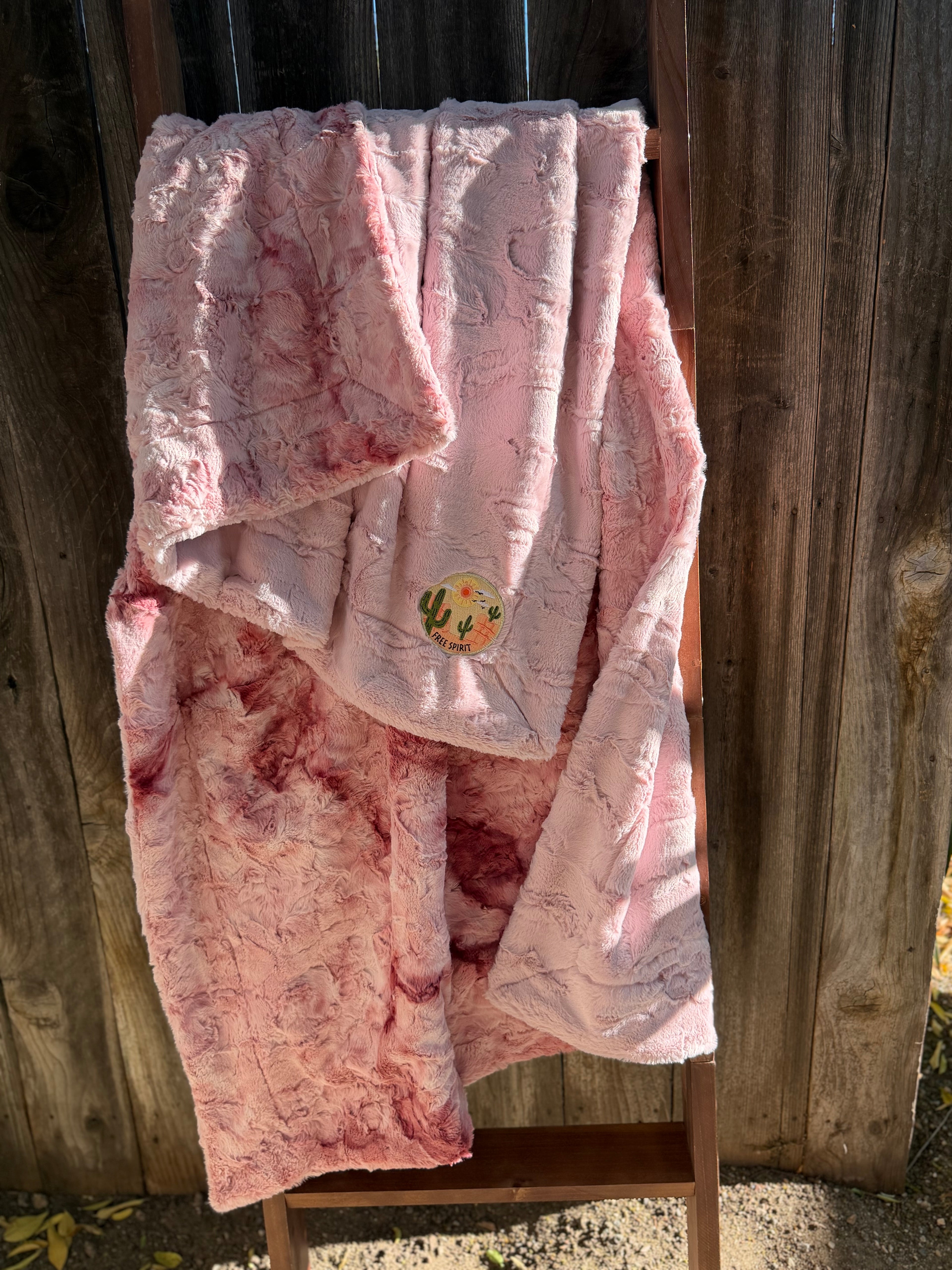 Free Spirit Minky Blanket 🌵💗 (Kid Size)