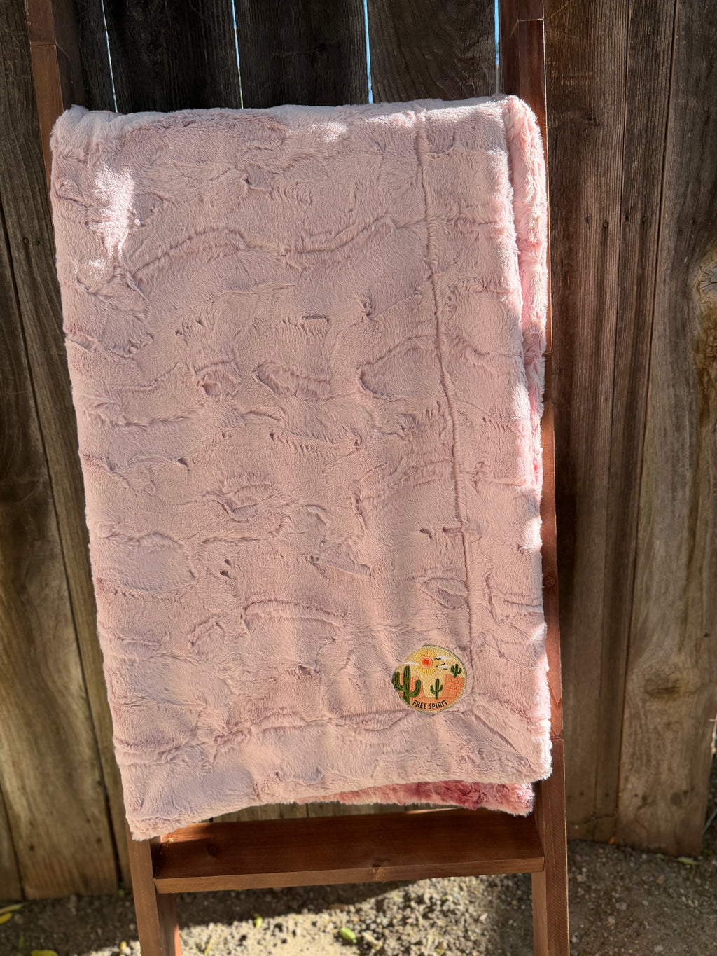 Free Spirit Minky Blanket 🌵💗 (Kid Size)