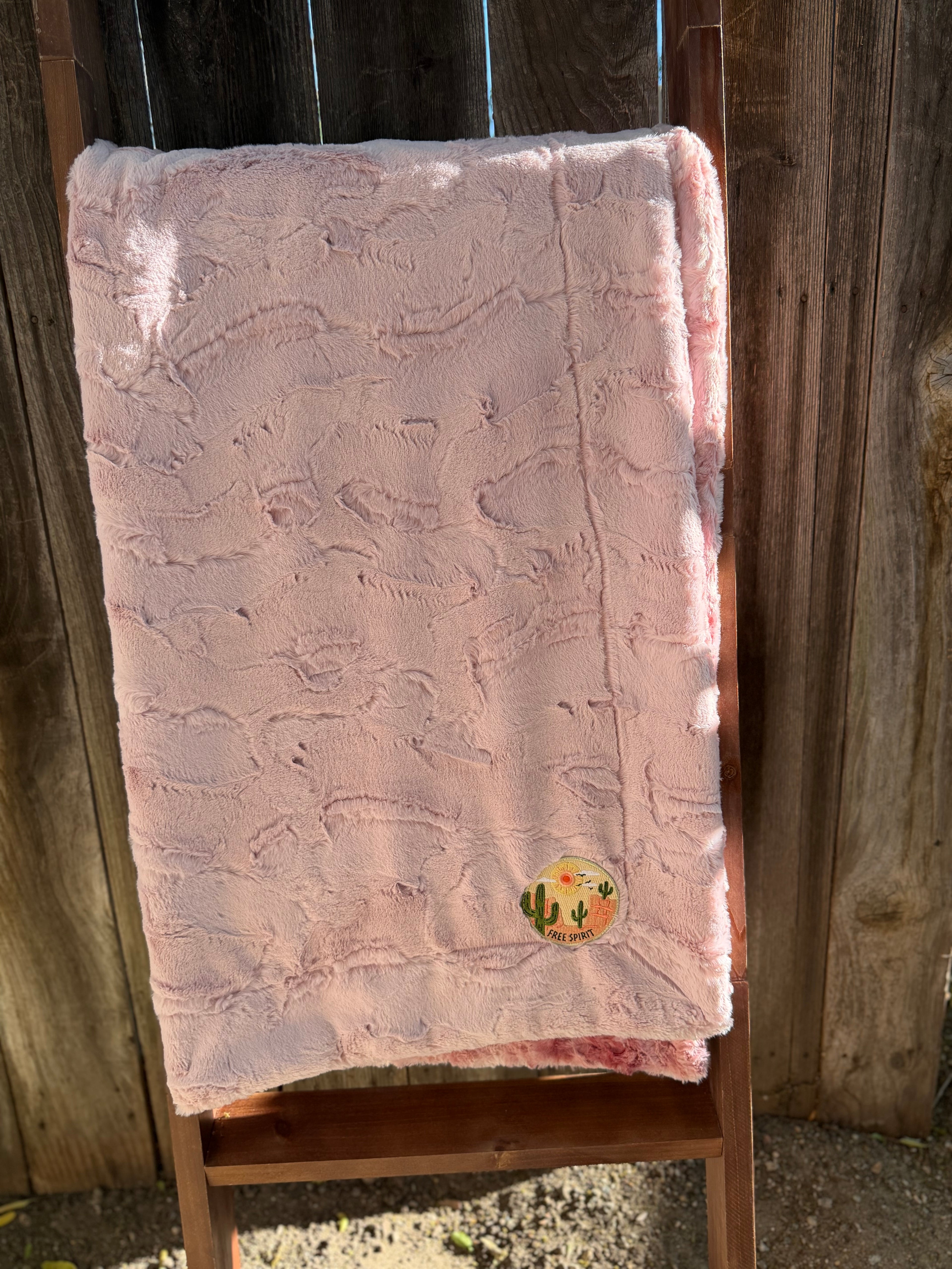 Free Spirit Minky Blanket 🌵💗 (Kid Size)
