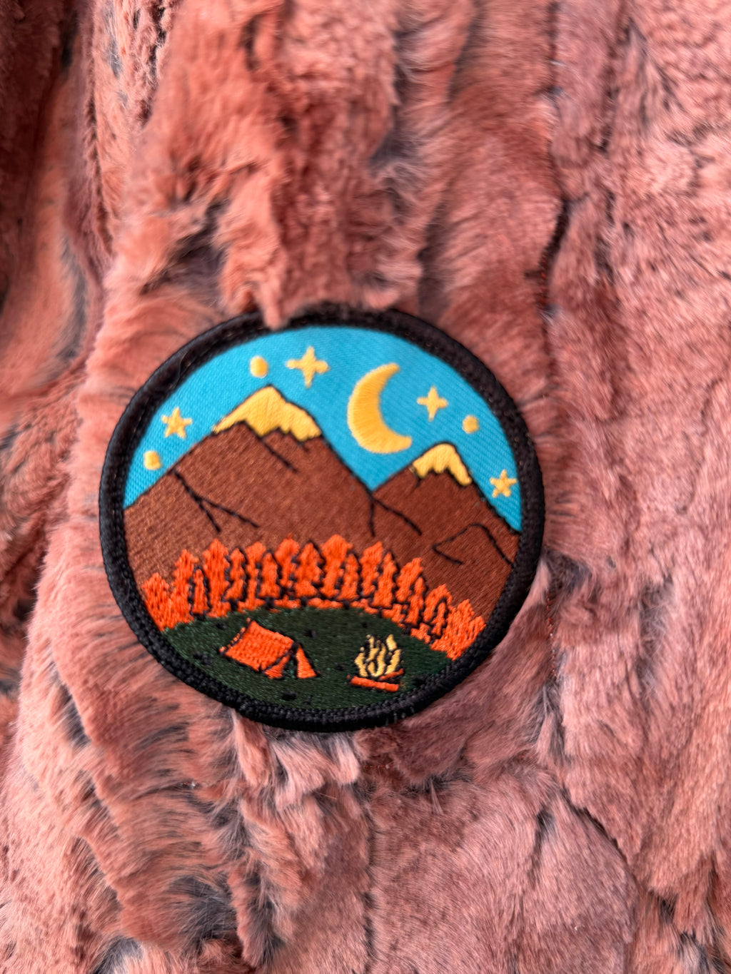 Mountain Campfire Minky Blanket 🏕️🤎 (Adult Size)