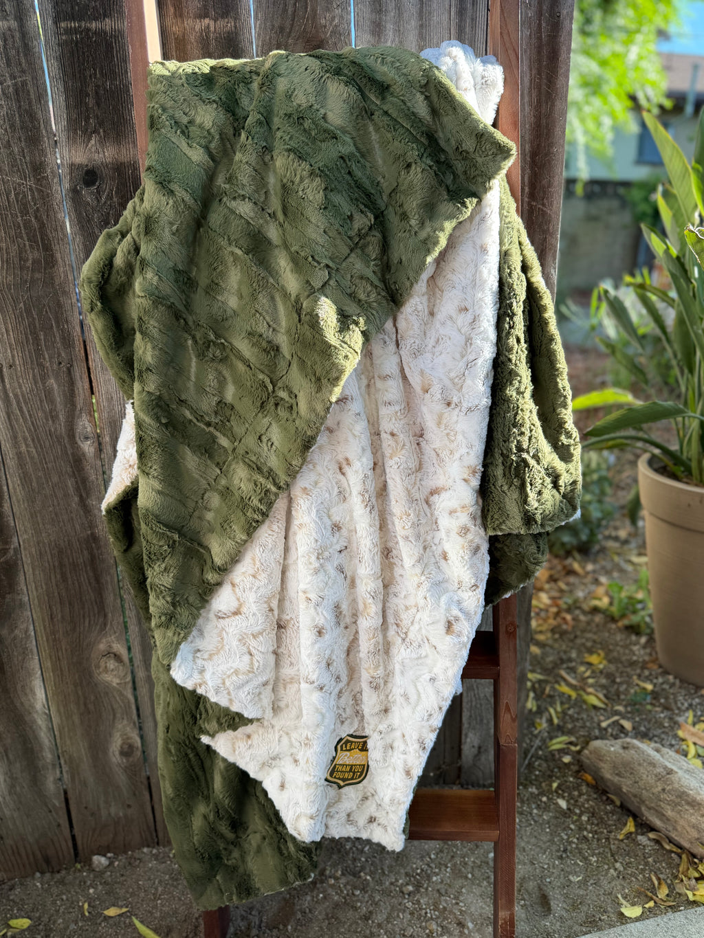 Leave It Better Minky Blanket 🌲🤎 (Adult Size)