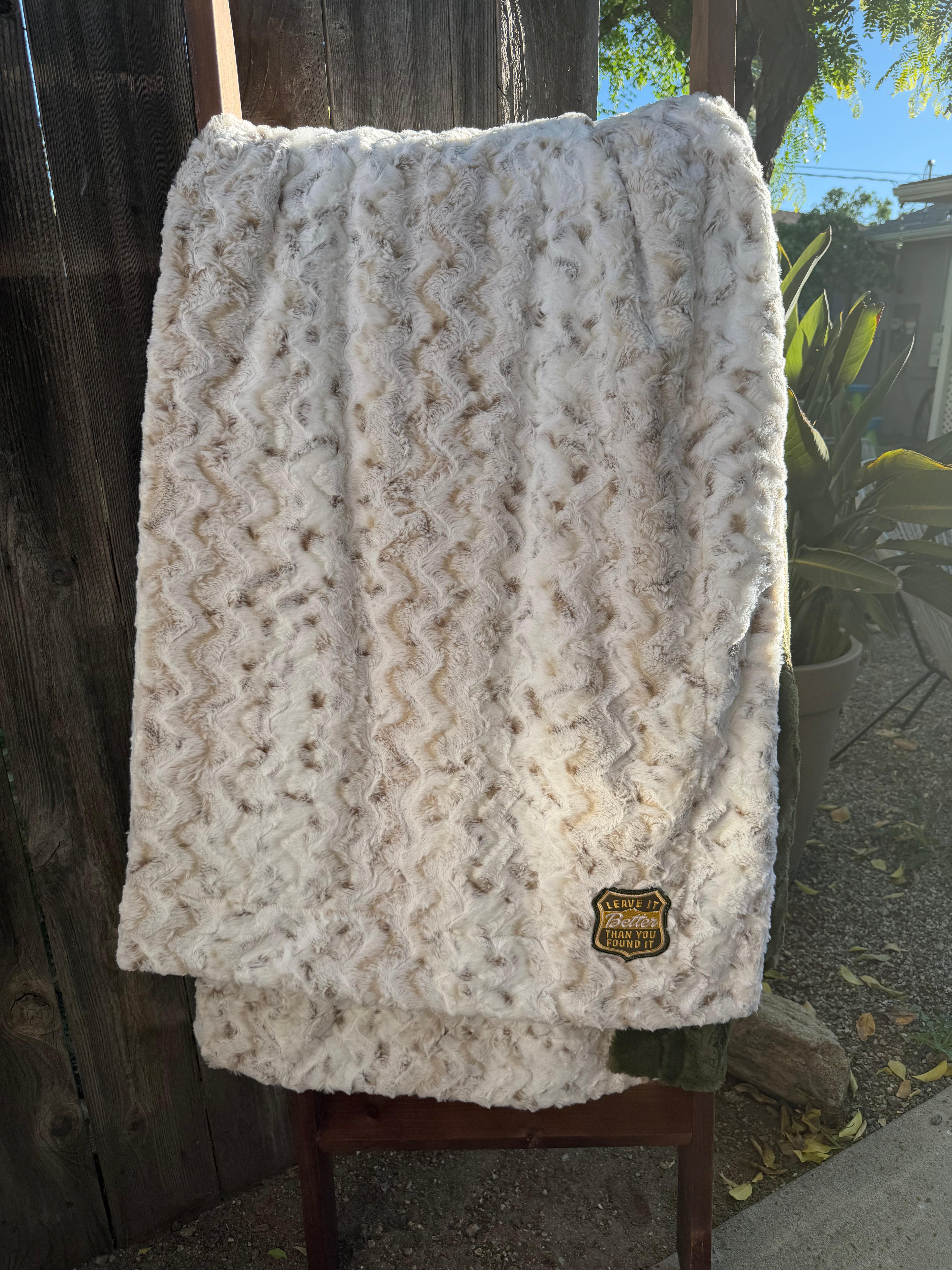 Leave It Better Minky Blanket 🌲🤎 (Adult Size)