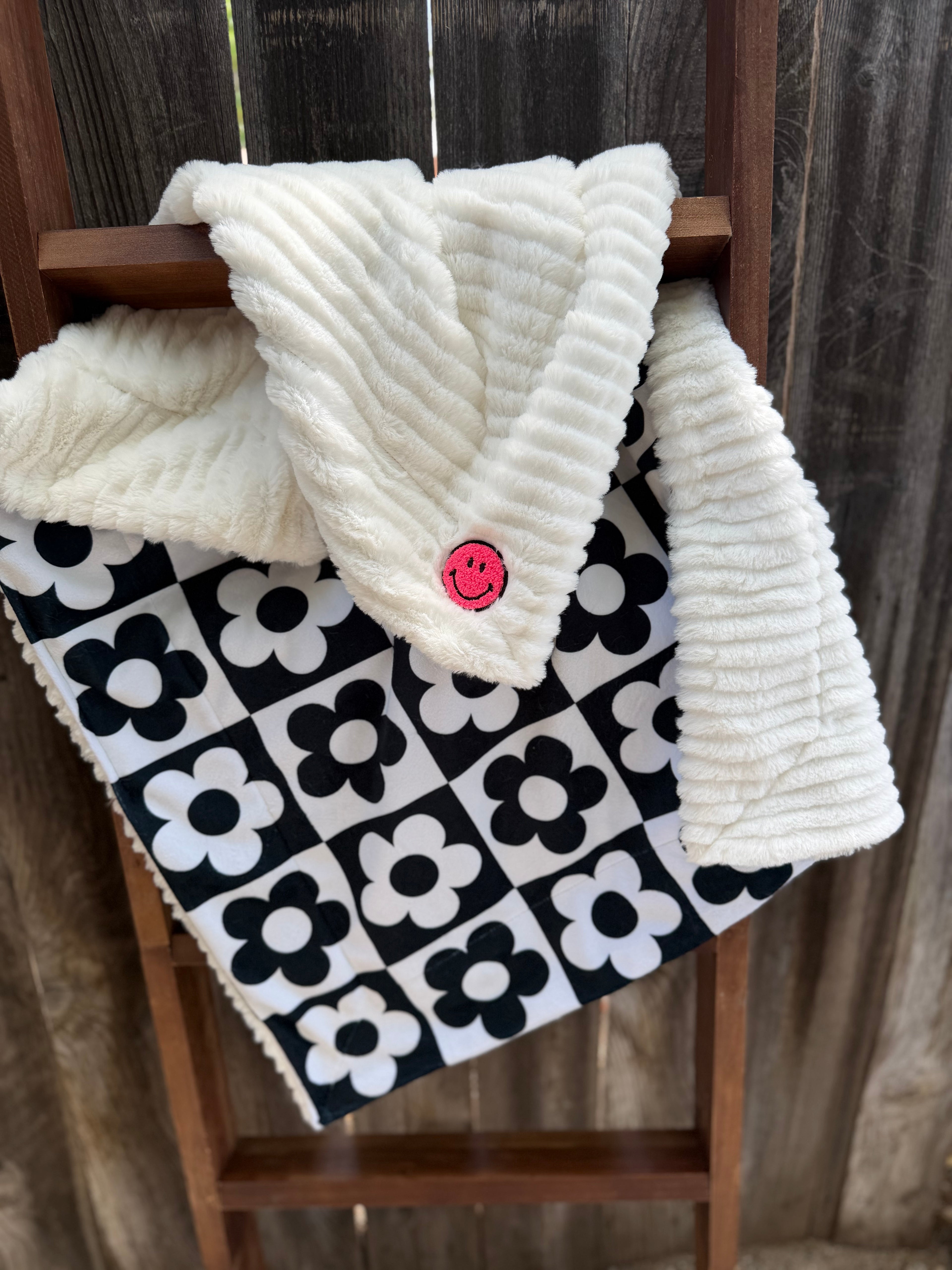 Retro Daisy Smiles Baby Minky Blanket 🌼🖤