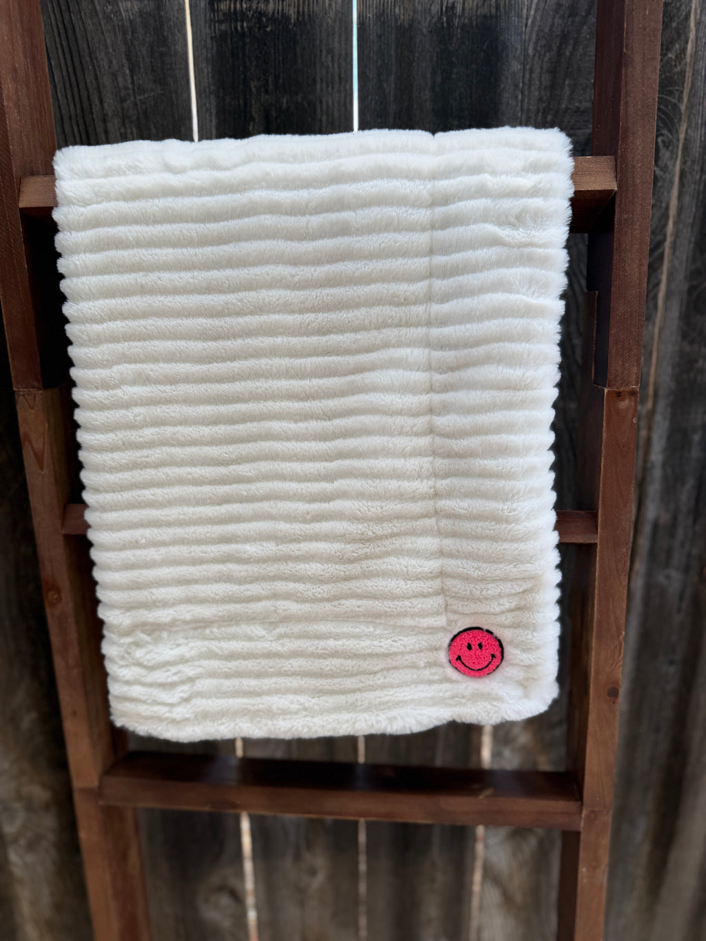 Retro Daisy Smiles Baby Minky Blanket 🌼🖤
