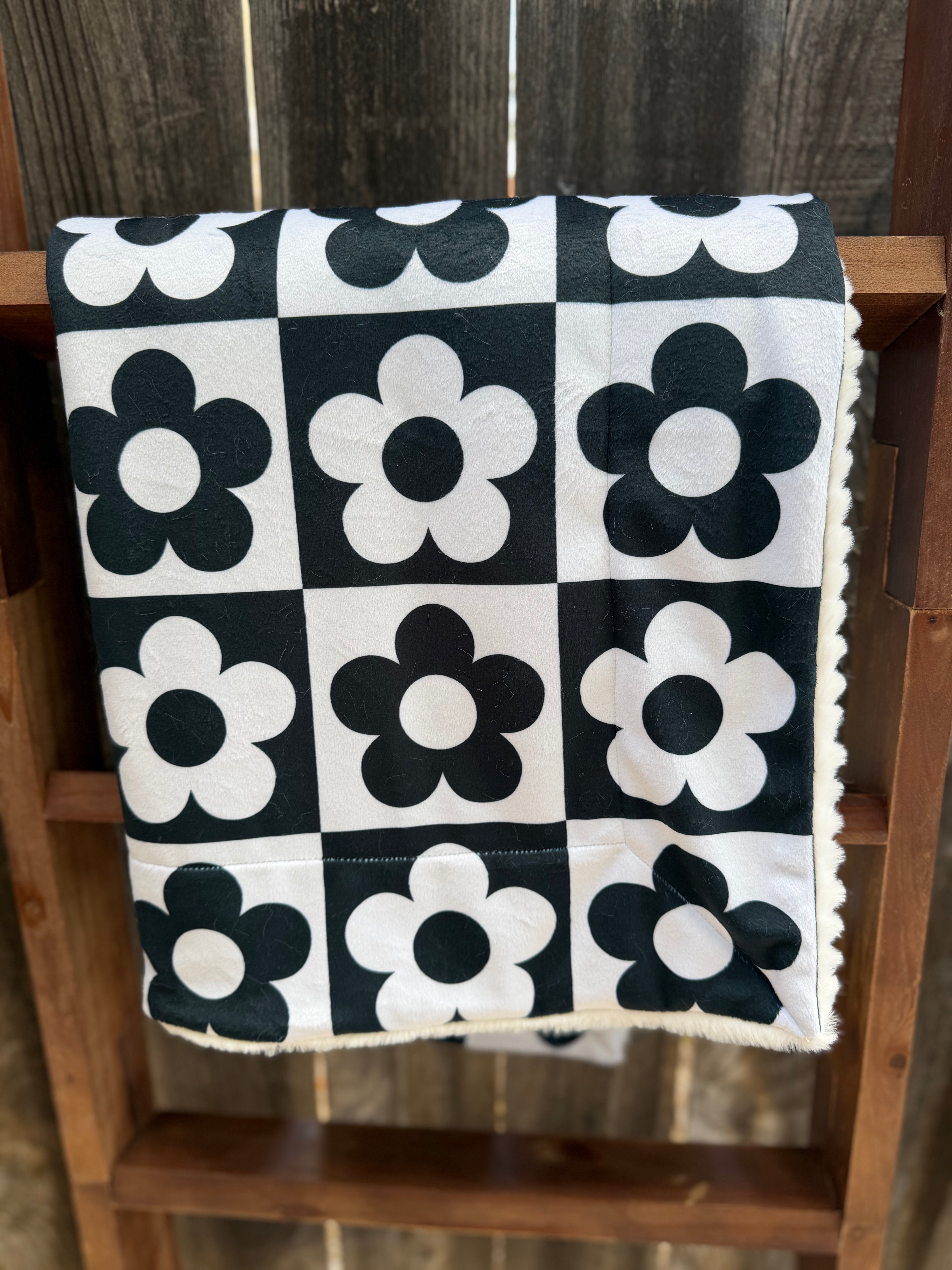 Retro Daisy Smiles Baby Minky Blanket 🌼🖤