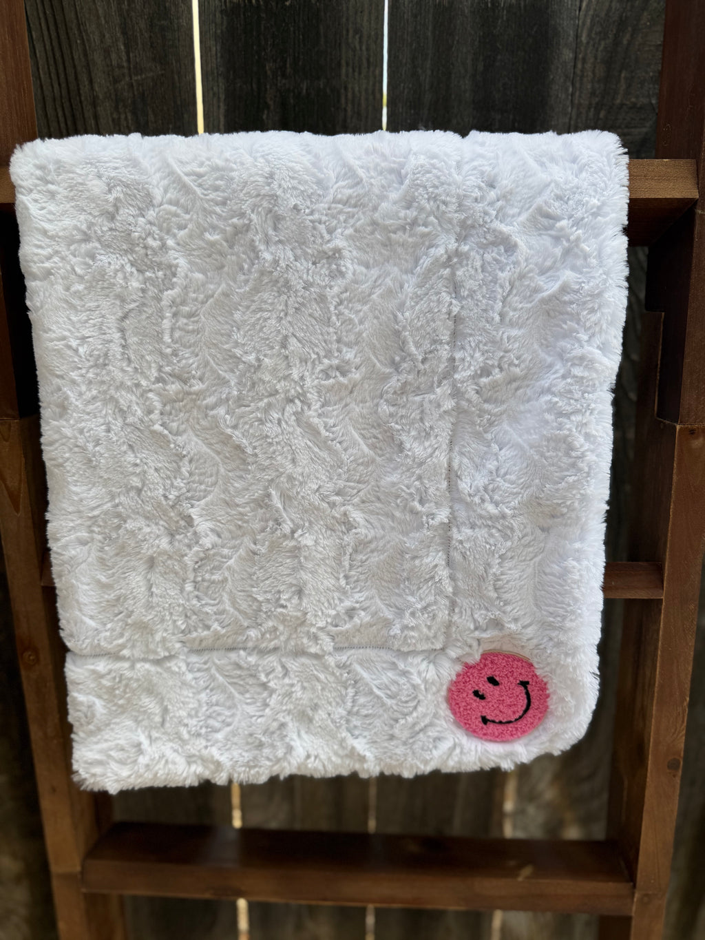 Groovy Daisy Smiles Baby Minky Blanket 🌼🩷