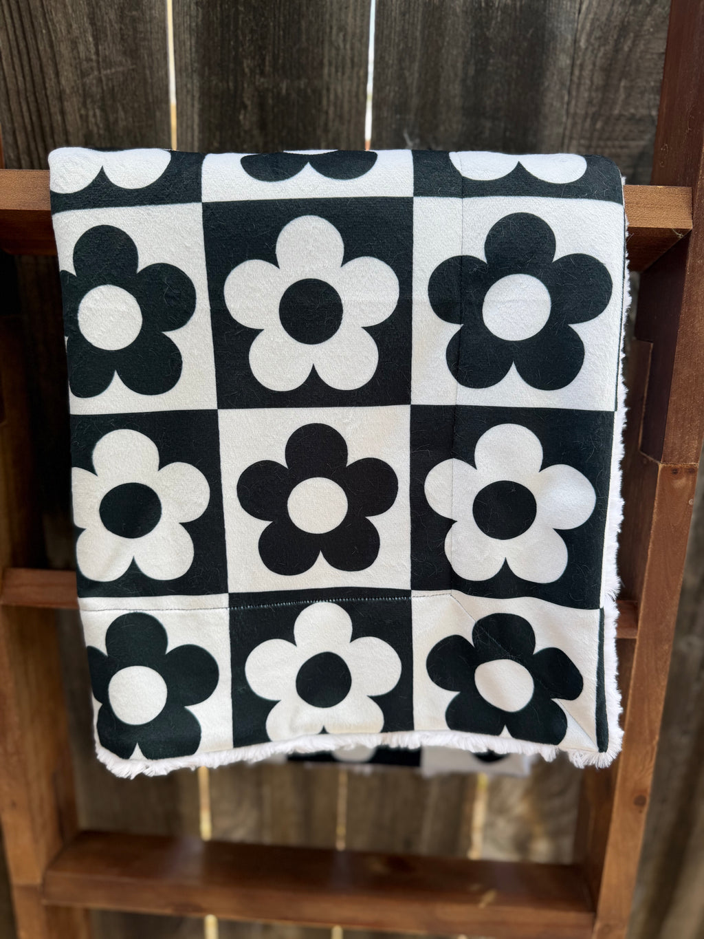Groovy Daisy Smiles Baby Minky Blanket 🌼🩷